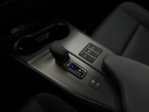 Lexus UX 300h F-Line