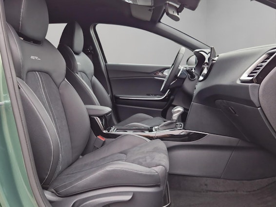 Vehicle image 8 Vehicle image 8