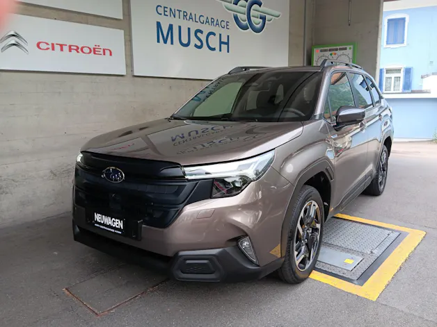 Subaru Forester Station 2.0i e-Boxer Swiss Plus