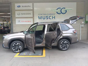 Subaru Forester Station 2.0i e-Boxer Swiss Plus