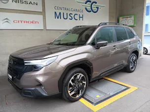Subaru Forester Station 2.0i e-Boxer Swiss Plus