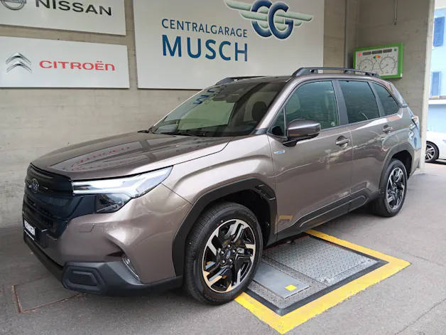 Subaru Forester Station 2.0i e-Boxer Swiss Plus