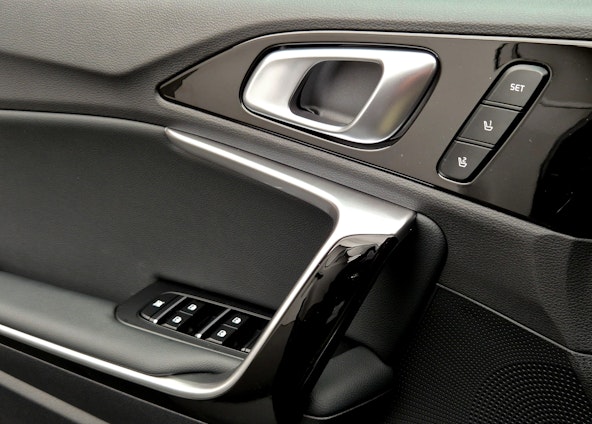 Vehicle image 17 Vehicle image 17