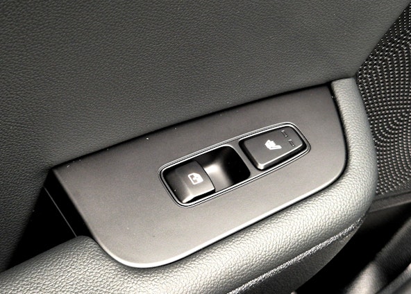 Vehicle image 16 Vehicle image 16