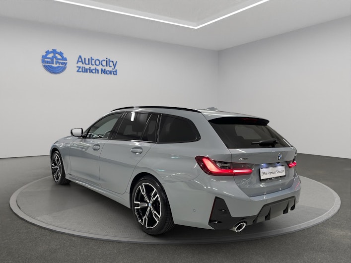 Vehicle image BMW 3 SERIES