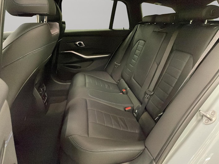 Vehicle image BMW 3 SERIES