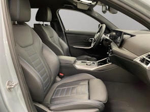 Vehicle image BMW 320d xDrive SAG Touring