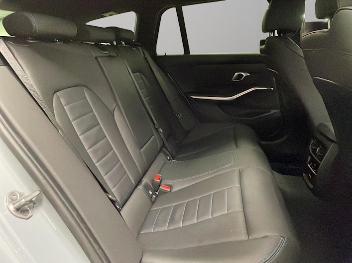 Vehicle image BMW 3 SERIES