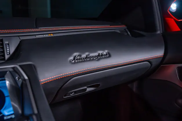 Lamborghini Aventador 6.5