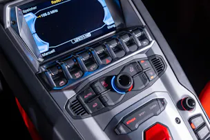 Lamborghini Aventador 6.5