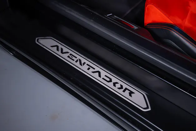 Lamborghini Aventador 6.5