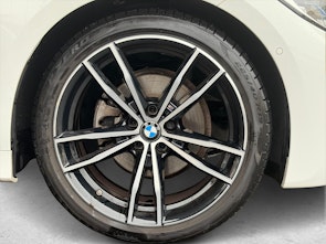 Fahrzeugbild BMW 320d xDrive SAG Touring