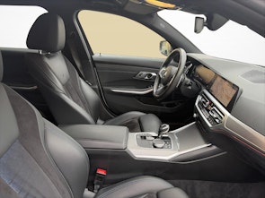 Fahrzeugbild BMW 320d xDrive SAG Touring