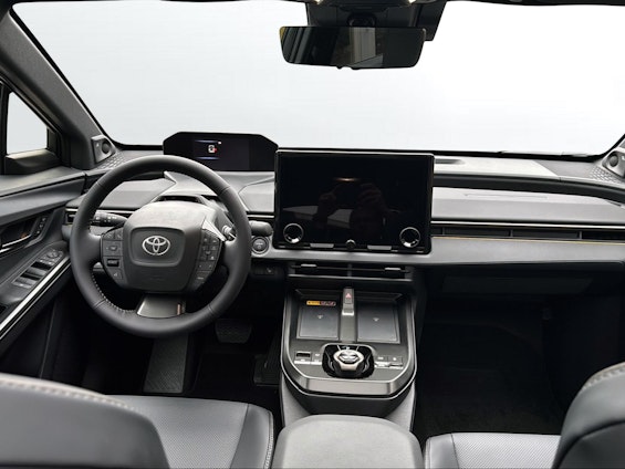 Vehicle image 10 Vehicle image 10