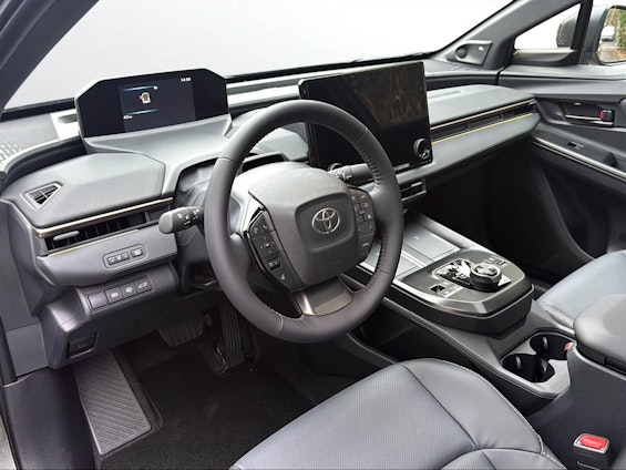 Vehicle image 4 Vehicle image 4