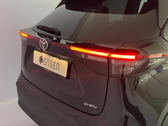 Vehicle image 14 Vehicle image 14