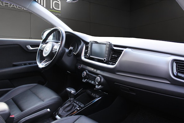 Vehicle image 8 Vehicle image 8