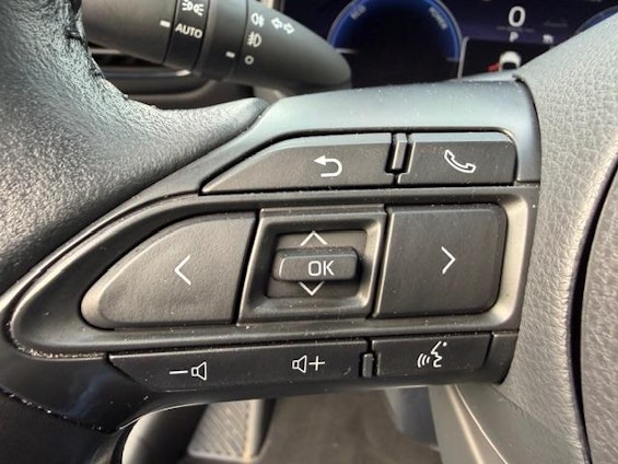 Vehicle image 17 Vehicle image 17