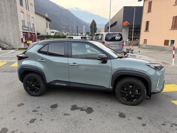 Vehicle image 3 Vehicle image 3