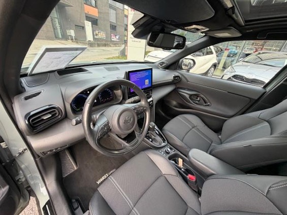 Vehicle image 12 Vehicle image 12