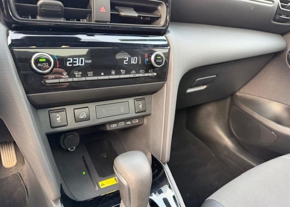 Vehicle image 14 Vehicle image 14