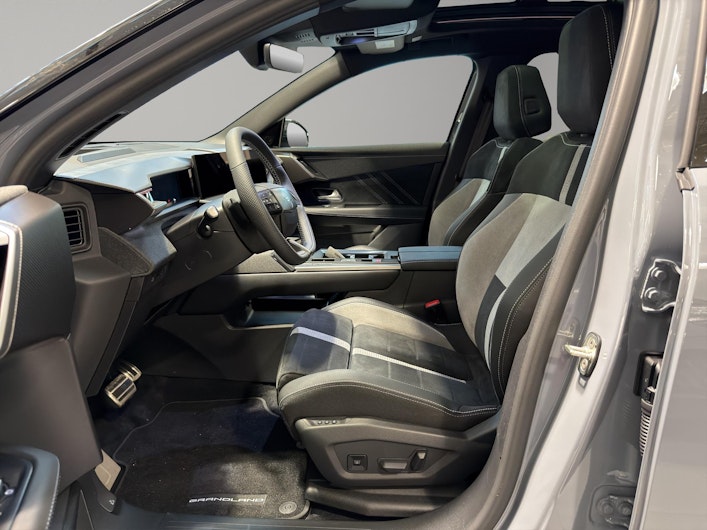 Vehicle image OPEL GRANDLAND