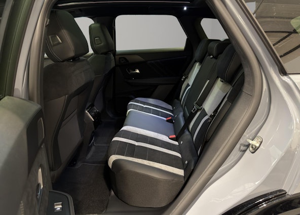 Vehicle image 7 Vehicle image 7