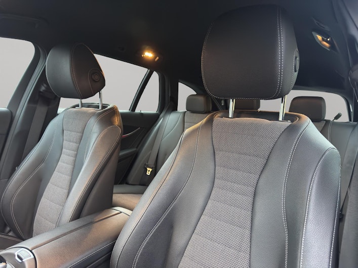 Fahrzeugbild MERCEDES-BENZ E 220