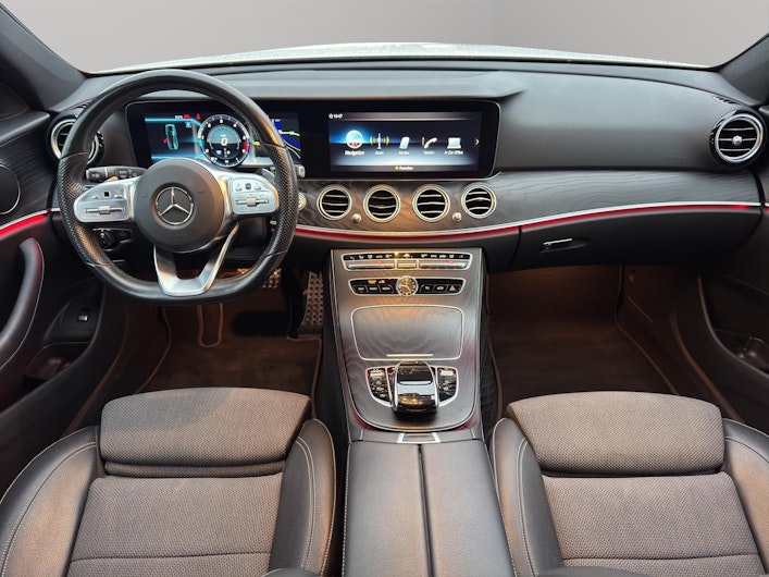 Fahrzeugbild MERCEDES-BENZ E 220