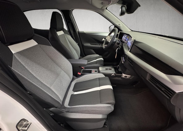 Vehicle image 9 Vehicle image 9