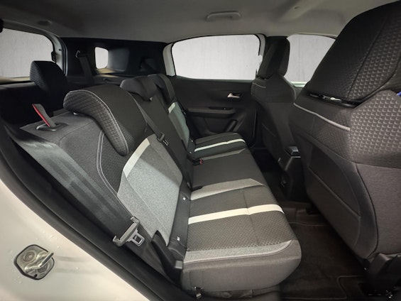 Vehicle image 11 Vehicle image 11