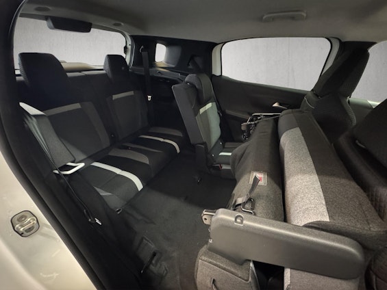 Vehicle image 12 Vehicle image 12