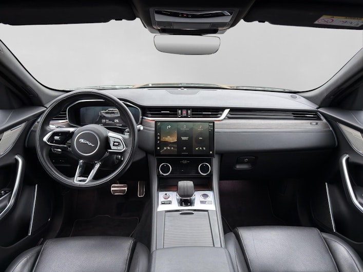 Vehicle image JAGUAR F-PACE