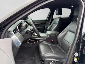 Vehicle image JAGUAR F-Pace 2.0 P400e SE AWD