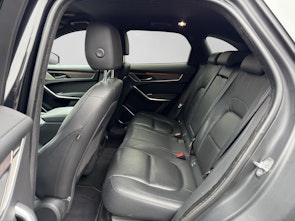 Vehicle image JAGUAR F-Pace 2.0 P400e SE AWD