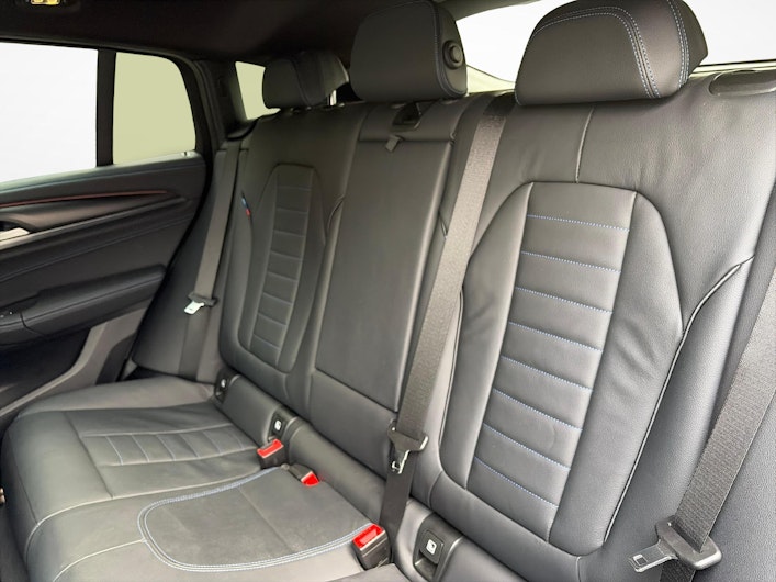 Vehicle image BMW X4