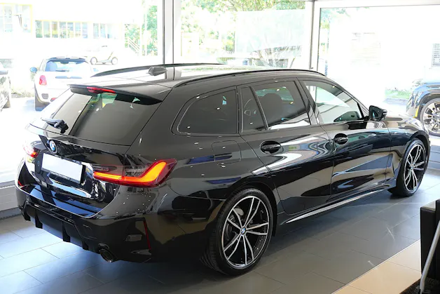 BMW 320d xDrive 48V Touring Steptronic M Sport