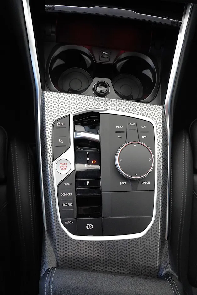 BMW 320d xDrive 48V Touring Steptronic M Sport