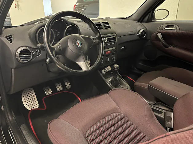 Alfa Romeo 147 3.2 GTA