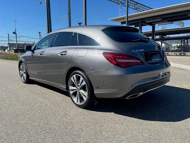 Mercedes-Benz CLA Shooting Brake 180 7G-DCT