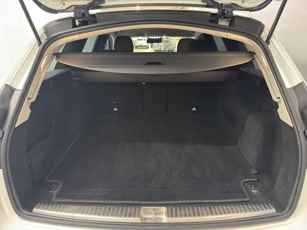 Mercedes-Benz E 220 d Swiss Star 4Matic T
