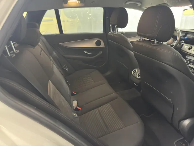 Mercedes-Benz E 220 d Swiss Star 4Matic T
