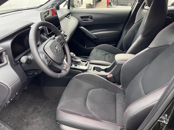 Vehicle image 8 Vehicle image 8