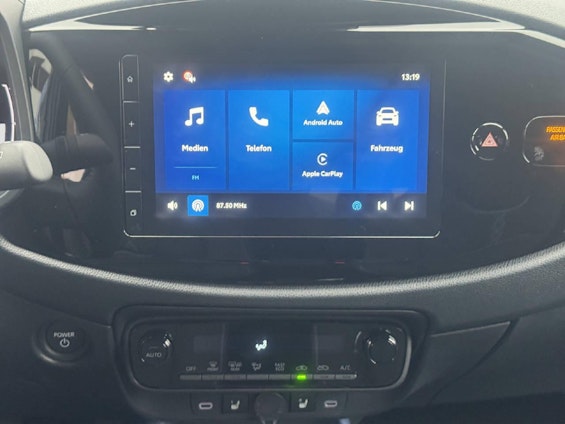 Vehicle image 13 Vehicle image 13