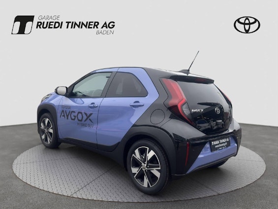 Vehicle image 6 Vehicle image 6