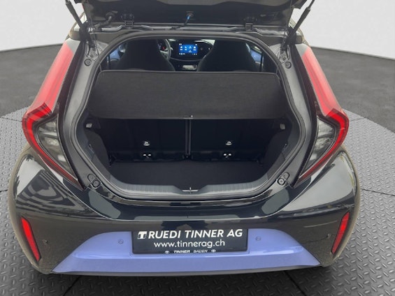 Vehicle image 9 Vehicle image 9