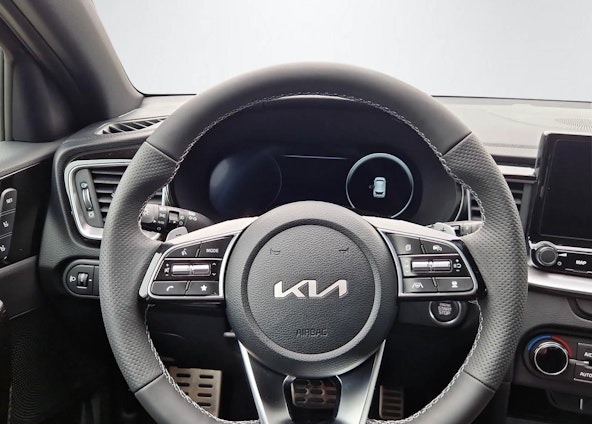 Vehicle image 4 Vehicle image 4