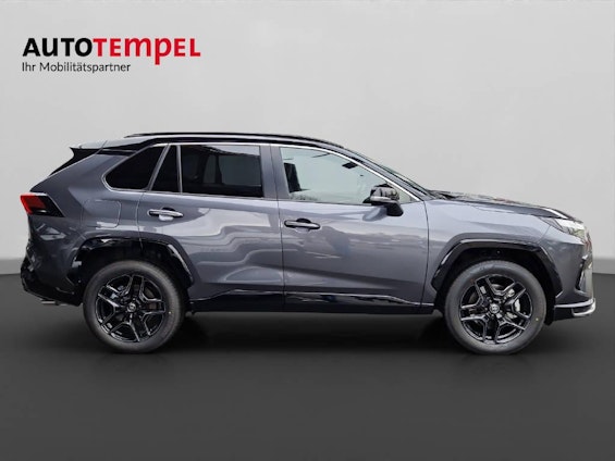 Vehicle image 4 Vehicle image 4