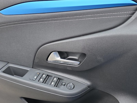 Vehicle image 10 Vehicle image 10