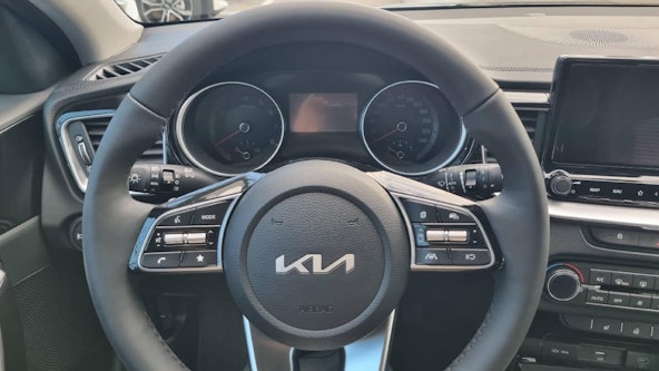 Vehicle image 9 Vehicle image 9